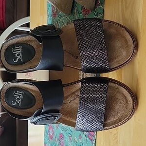Hurry removing soon! Sofft Buckled Slip on Sandal Black w Snake details 8M